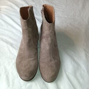 Lucky Brand Boots Womens Size 9M Taupe Suede Western Ankle Block Heel Zip Casual